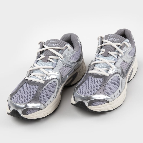 Men's Nike V5 RNR - Picture 3 of 7